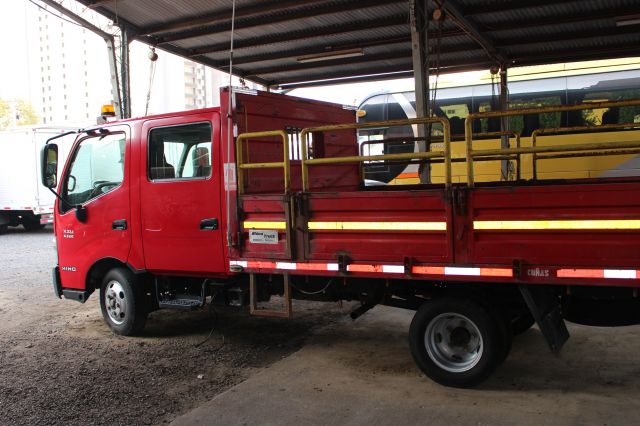 Coquelet Camiones - CAMION DOBLE CABINA: Hino XZU 300 6.5 DCAB FULL AC ...